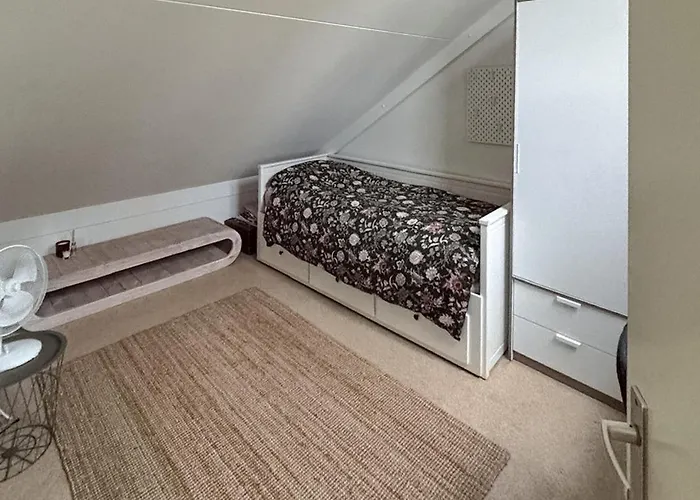 3 Bedroom Amazing In Дом отдыха Hoeven